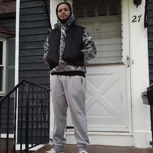 Meet your Posher, Néstor